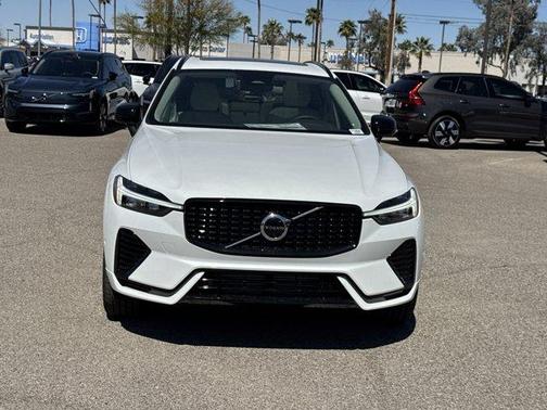 2025 Volvo XC60 Plug-In Hybrid T8 Plus