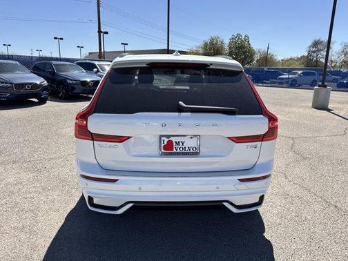 2025 Volvo XC60 Plug-In Hybrid T8 Plus