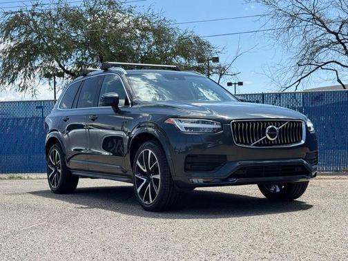 2021 Volvo XC90 T6 Momentum 7 Passenger