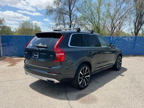 2021 Volvo XC90 T6 Momentum 7 Passenger