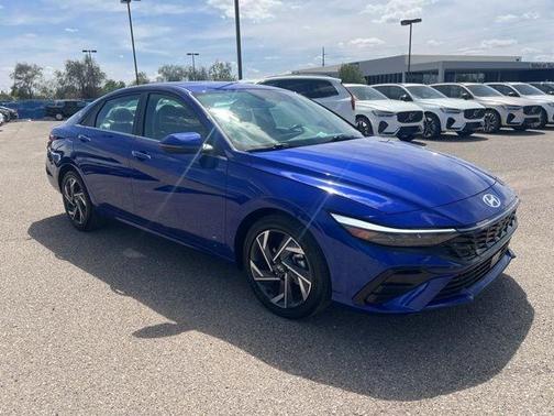 2025 Hyundai ELANTRA Limited