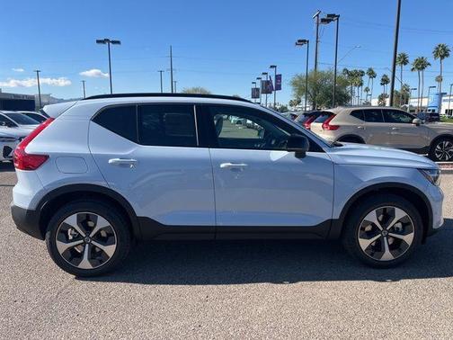 2026 Volvo XC40 B5 Plus