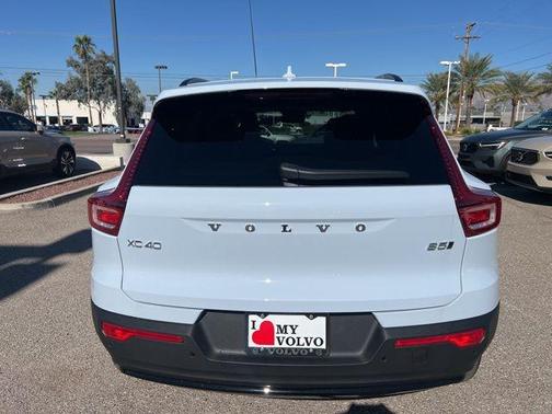 2026 Volvo XC40 B5 Plus