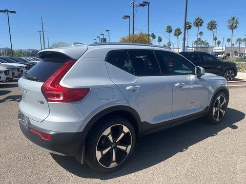 2020 Volvo XC40 T5 Momentum