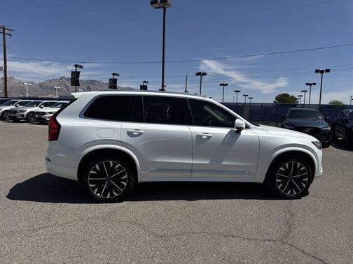 2025 Volvo XC90 B5 Plus 7-Seater
