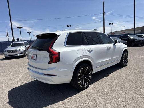 2025 Volvo XC90 B5 Plus 7-Seater