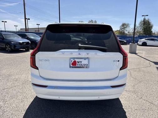 2025 Volvo XC90 B5 Plus 7-Seater