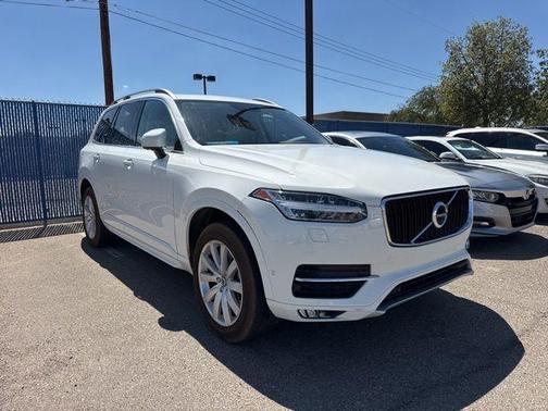 2016 Volvo XC90 T5 Momentum