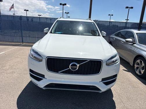 2016 Volvo XC90 T5 Momentum