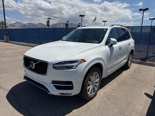 2016 Volvo XC90 T5 Momentum