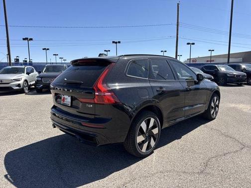 2025 Volvo XC60 Plug-In Hybrid T8 Plus