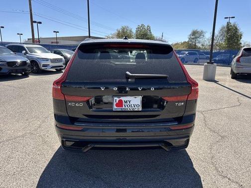 2025 Volvo XC60 Plug-In Hybrid T8 Plus