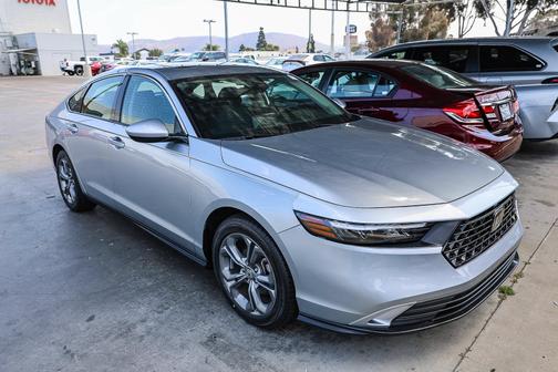 Solar Silver Metallic 2024 Honda Accord