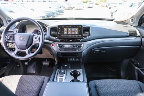 Crystal Black Pearl 2025 Honda Ridgeline
