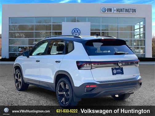 2025 Volkswagen Taos 1.5T SE Black