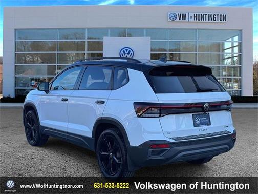 2025 Volkswagen Taos 1.5T SE Black