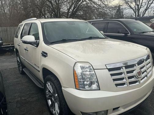 2010 Cadillac Escalade Luxury