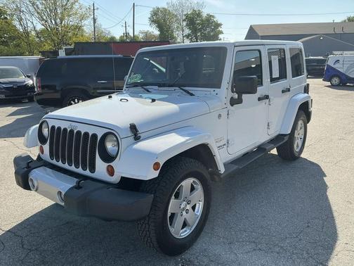 White Gold Clear Coat 2012 Jeep Wrangler Unlimited Sahara