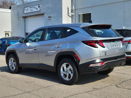 2024 Hyundai TUCSON SE