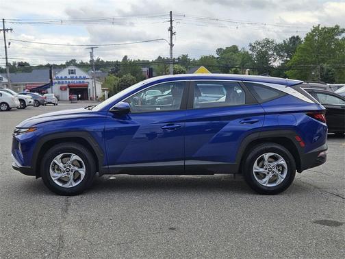 2022 Hyundai TUCSON SE