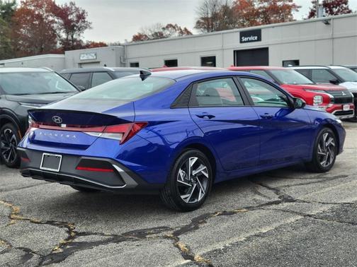 2025 Hyundai ELANTRA SEL Sport
