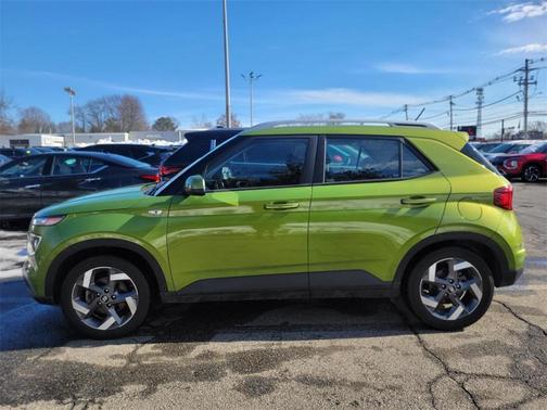 2023 Hyundai VENUE SEL