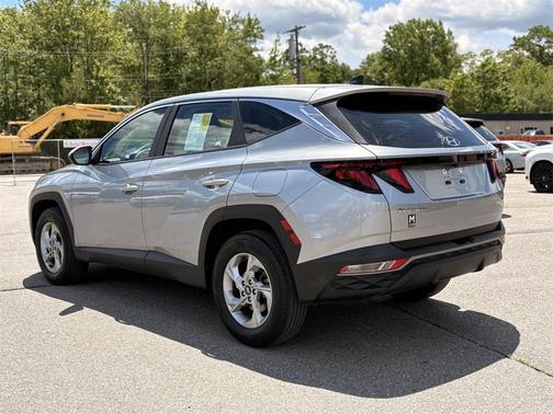 2023 Hyundai TUCSON SE