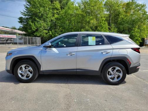 2023 Hyundai TUCSON SE