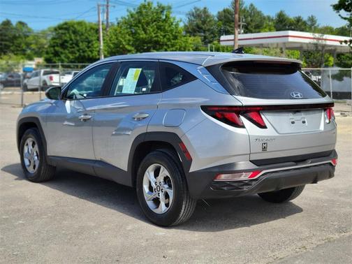 2023 Hyundai TUCSON SE