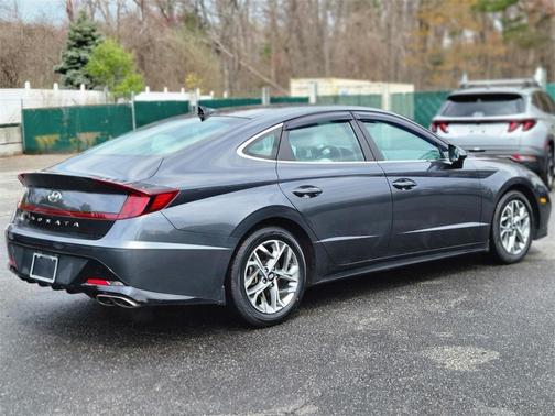 2022 Hyundai SONATA SEL