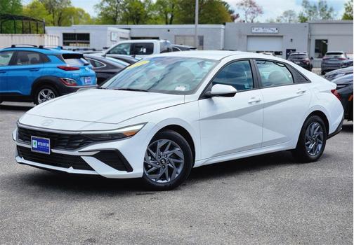 2024 Hyundai ELANTRA SEL