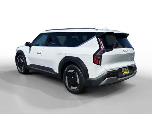 Snow White Pearl 2024 Kia EV9 Wind