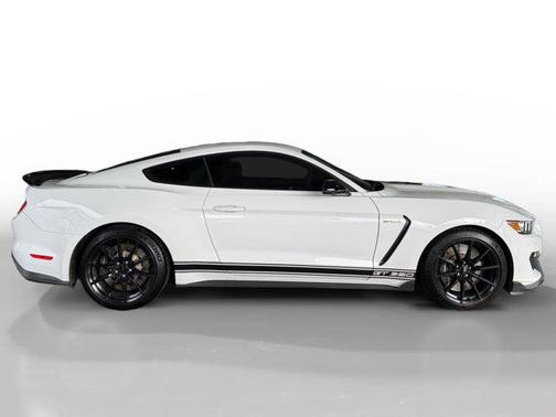 2017 Ford Shelby GT350 Base
