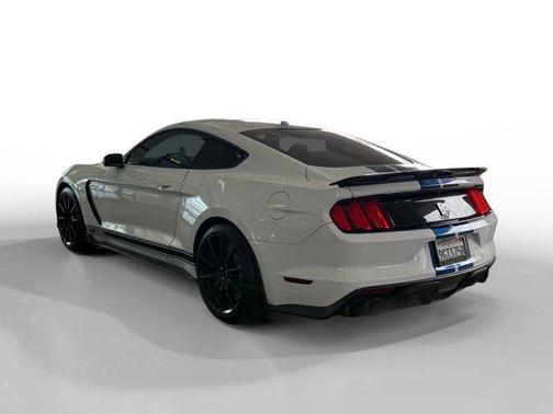 2017 Ford Shelby GT350 Base