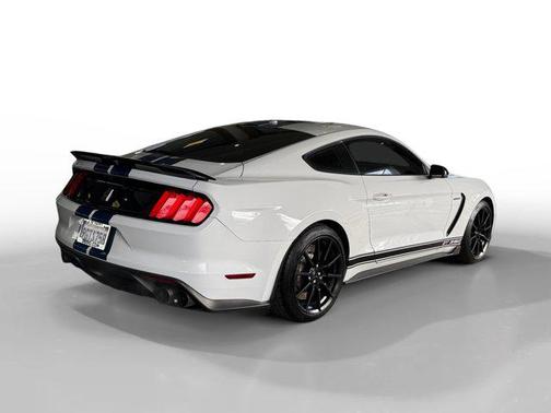 2017 Ford Shelby GT350 Base