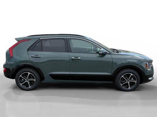 2025 Kia Niro SX