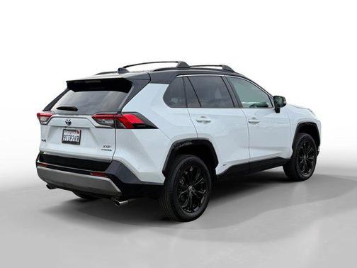 2023 Toyota RAV4 Hybrid SE