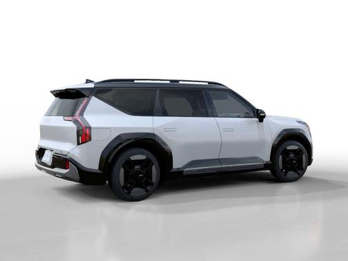 Glacial White Pearl/Ebony Black Roof 2026 Kia EV9 GT-Line