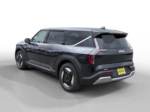 2026 Kia EV9 Light Short Range