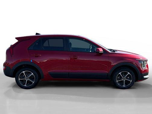 2025 Kia Niro LX