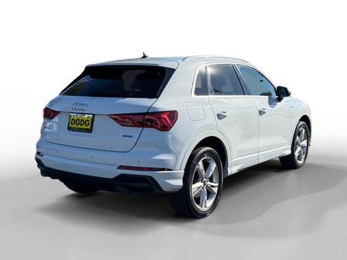 2021 Audi Q3 45 S line Premium