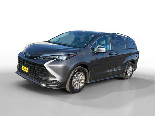 2025 Toyota Sienna XLE