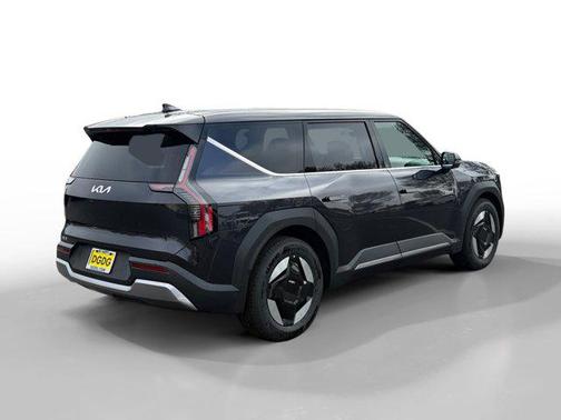 2026 Kia EV9 Light Short Range
