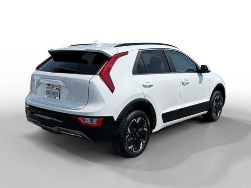 Snow White Pearl 2024 Kia Niro EV Wind