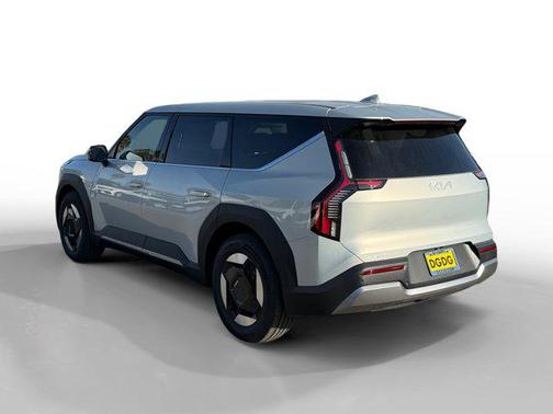 2026 Kia EV9 Light Long Range