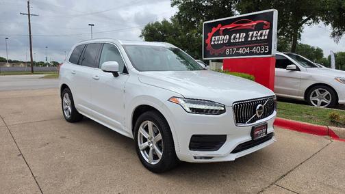 White 2020 Volvo XC90 T6 Momentum 7 Passenger