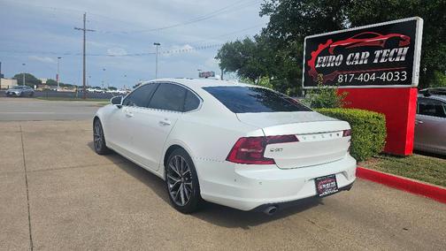 2018 Volvo S90 T5 Momentum