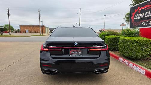 Black 2021 BMW 740 i