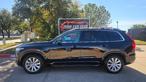 2017 Volvo XC90 T6 Momentum