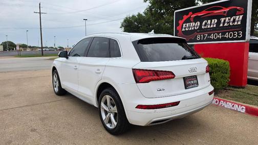 Ibis White 2020 Audi Q5 40 Premium Plus